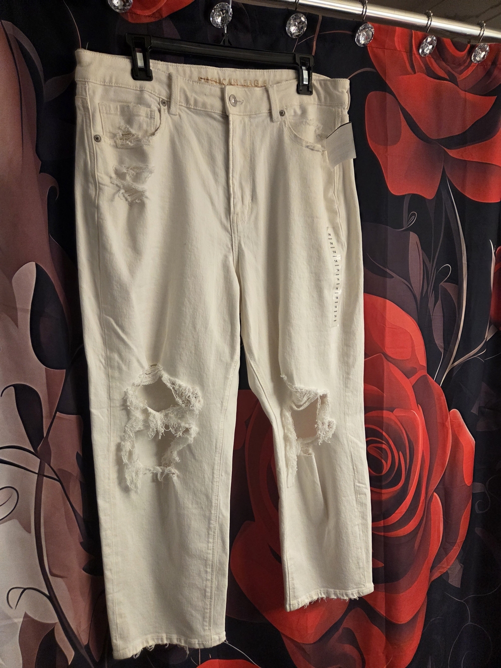 American Eagle White Distressed Women’s Jeans